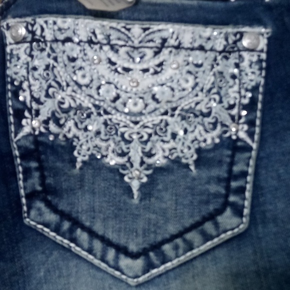 Grace in LA Women's 27 Boot Cut Embroidered Rhinestones NWT - Picture 2 of 5